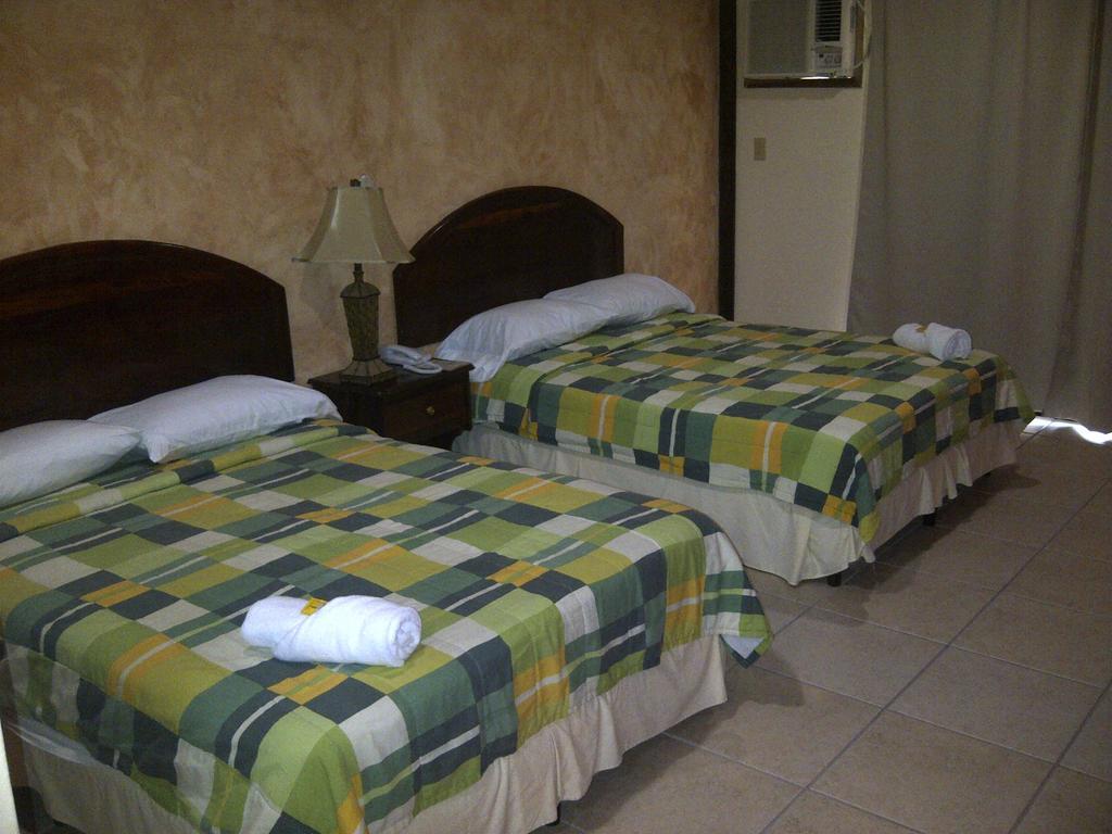 Hotel Cibeles La Ceiba Eksteriør bilde