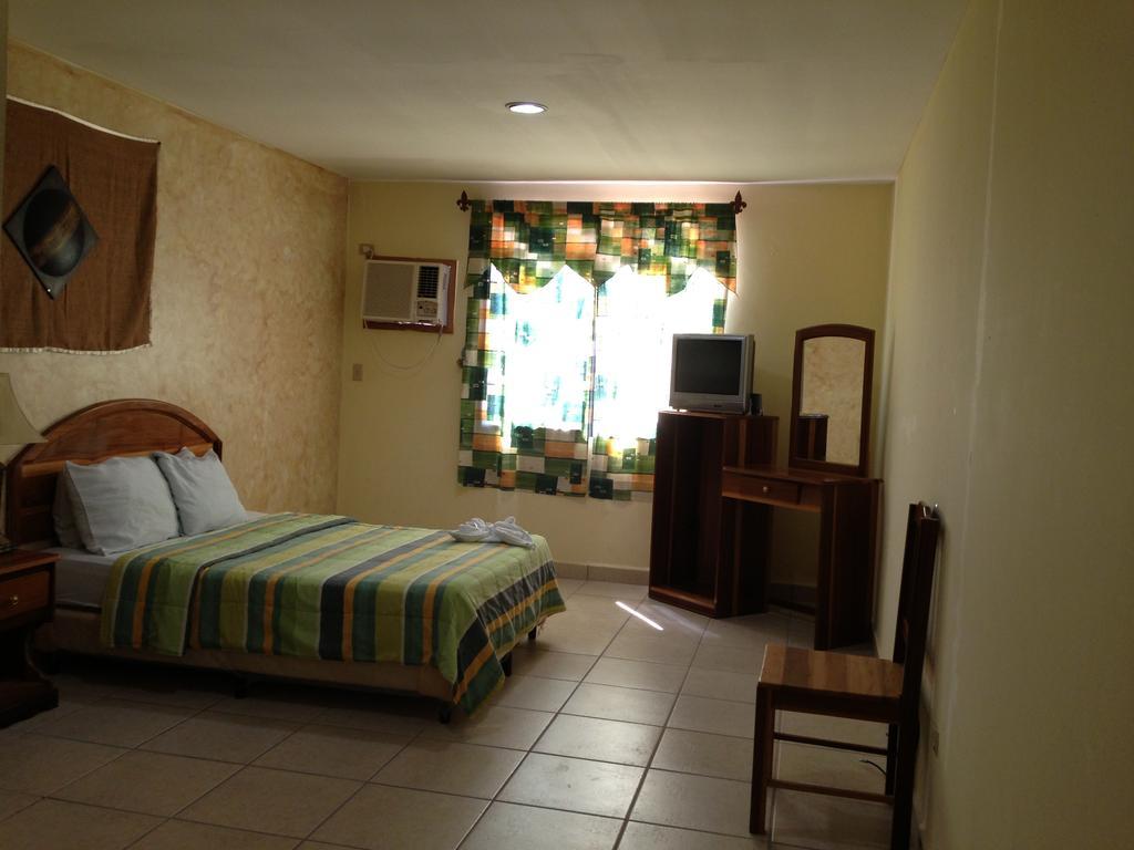 Hotel Cibeles La Ceiba Eksteriør bilde